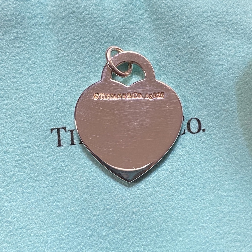 New TIFFANY & CO Blue Enamel outline  RTT Heart  Necklace charm w/ box - pouch - Picture 3 of 6